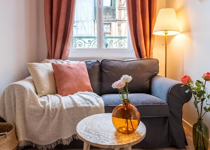 Selene By Kleidos - T2 Romantique Dans Le Centre Historique De Rouen, Proche Gare Руан