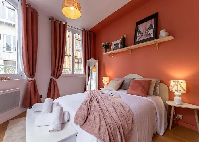 Selene By Kleidos - T2 Romantique Dans Le Centre Historique De Rouen, Proche Gare Rouen